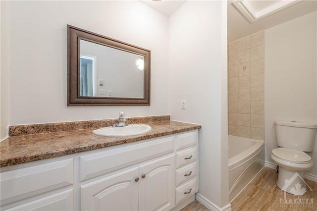 36 - 3415 Uplands Drive, Townhouse with 3 bedrooms, 2 bathrooms and 1 parking in Ottawa ON | Image 28
