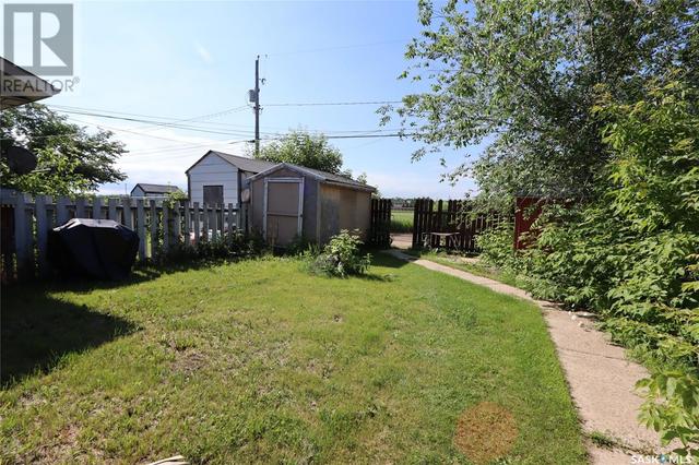 835 7th Street E, House semidetached with 4 bedrooms, 2 bathrooms and null parking in Prince Albert SK | Image 15