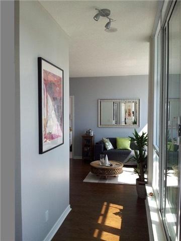 2401 - 15 Legion Rd, Condo with 3 bedrooms, 2 bathrooms and 1 parking in Toronto ON | Image 11