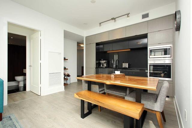 4305 - 10 York St, Condo with 2 bedrooms, 2 bathrooms and 1 parking in Toronto ON | Image 3