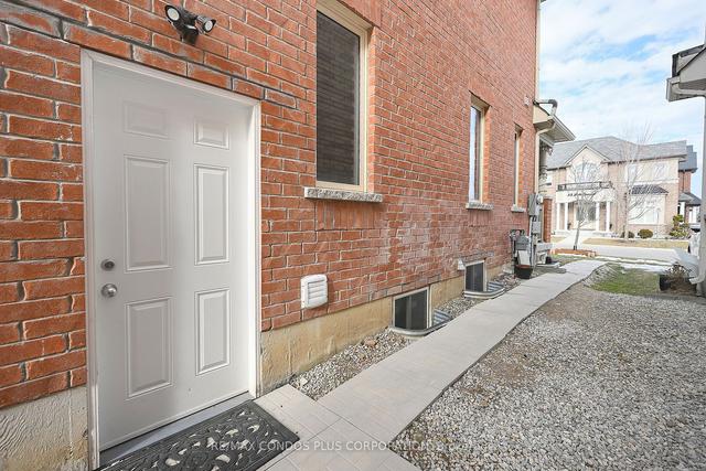 72 Lola Cres, House detached with 3 bedrooms, 4 bathrooms and 2 parking in Brampton ON | Image 8
