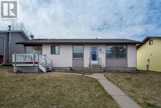 5839 60 Avenue, House detached with 4 bedrooms, 2 bathrooms and 2 parking in Rocky Mountain House AB | Card Image