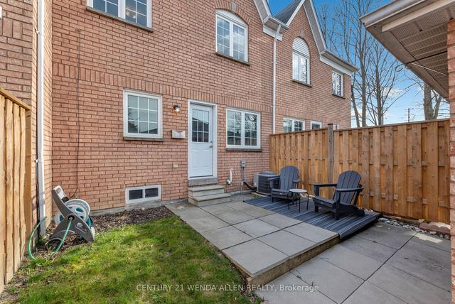 82 - 10 Bassett Blvd, Townhouse with 3 bedrooms, 2 bathrooms and 2 parking in Whitby ON | Image 19
