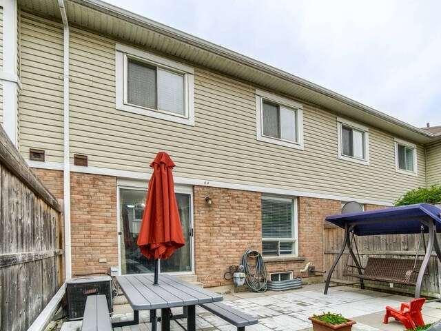 64 Brisbane Crt, Townhouse with 3 bedrooms, 3 bathrooms and 2 parking in Brampton ON | Image 30