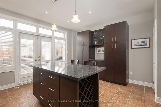 29 Shires Lane, House attached with 3 bedrooms, 3 bathrooms and 2 parking in Toronto ON | Image 3