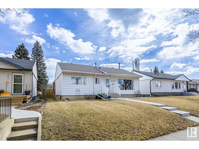 10939 146 St Nw, House detached with 3 bedrooms, 2 bathrooms and null parking in Edmonton AB | Image 52