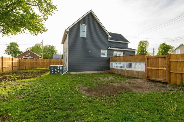 305 Murray St, House detached with 3 bedrooms, 2 bathrooms and 2 parking in Chatham Kent ON | Image 14