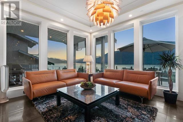 660 Ocean Crest Drive, House detached with 4 bedrooms, 4 bathrooms and 3 parking in Squamish Lillooet D BC | Image 25