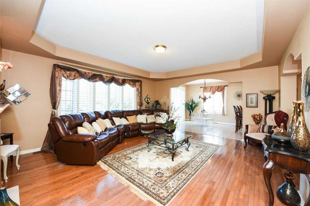 13 Crocker Dr, House detached with 5 bedrooms, 4 bathrooms and 6 parking in Brampton ON | Image 5