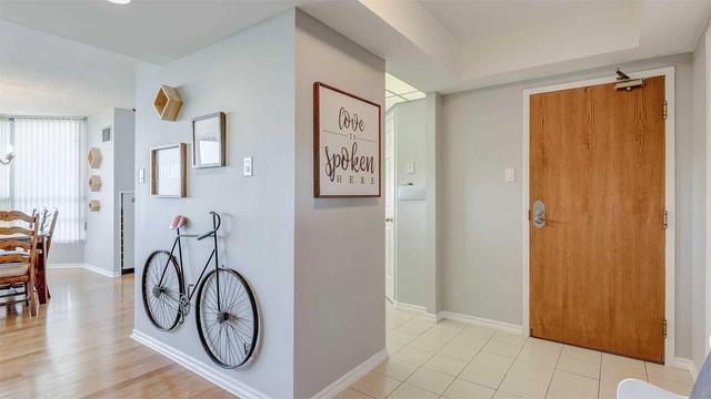 1009 - 310 Mill St S, Condo with 2 bedrooms, 2 bathrooms and 2 parking in Brampton ON | Image 3