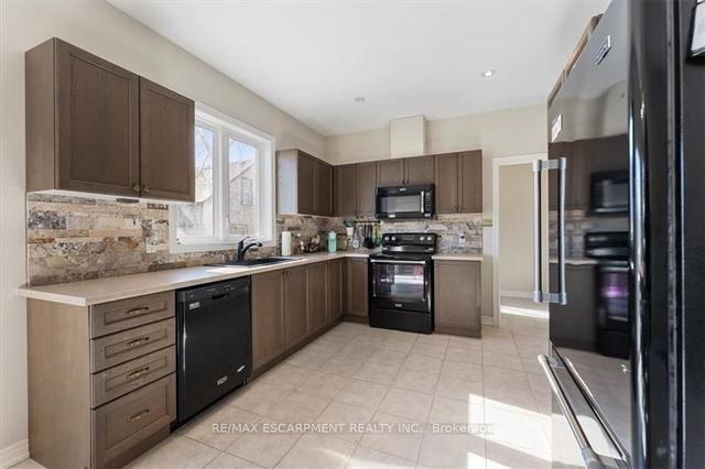 4 Grant St, Condo with 2 bedrooms, 3 bathrooms and 2 parking in West Lincoln ON | Image 5