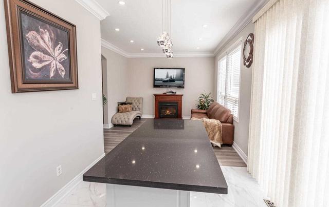 1081 Hepburn Rd, House detached with 4 bedrooms, 4 bathrooms and 2 parking in Milton ON | Image 4