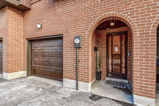 80 Darras Crt, Townhouse with 4 bedrooms, 2 bathrooms and 2 parking in Brampton ON | Image 12