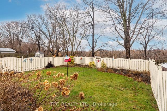 242 Tamarack Crt, House semidetached with 3 bedrooms, 3 bathrooms and 3 parking in Oshawa ON | Image 24