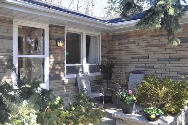 94 Glenaden Ave E, House detached with 3 bedrooms, 3 bathrooms and 4 parking in Toronto ON | Image 12