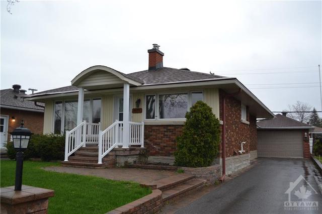 2134 Lemay Crescent, House detached with 3 bedrooms, 2 bathrooms and 6 parking in Ottawa ON | Image 1