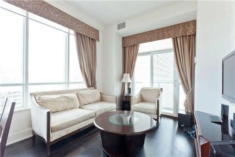 2003 - 21 Balmuto St, Condo with 2 bedrooms, 2 bathrooms and 1 parking in Toronto ON | Image 3