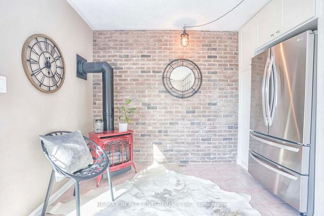 10 - 1239 Upper Village Dr, Townhouse with 3 bedrooms, 3 bathrooms and 2 parking in Mississauga ON | Image 7