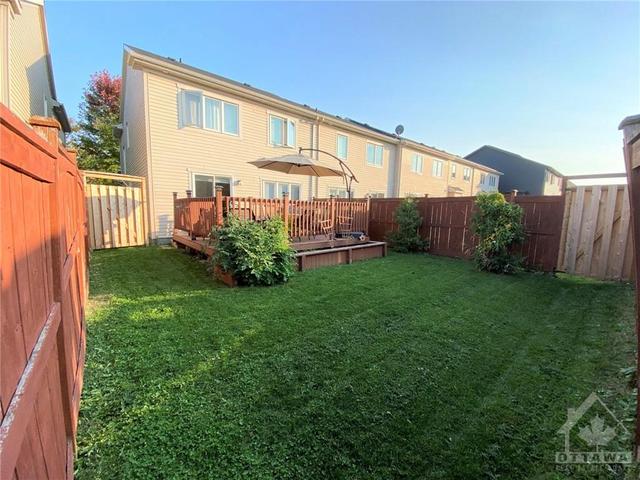 425 Vendevale Avenue, Townhouse with 3 bedrooms, 3 bathrooms and 3 parking in Ottawa ON | Image 27