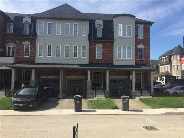 19 Hobart Gdns, House attached with 3 bedrooms, 3 bathrooms and 1 parking in Brampton ON | Image 4