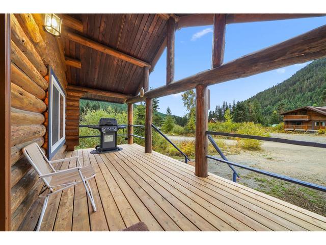 46901 Sakwi Creek Road, House detached with 4 bedrooms, 2 bathrooms and null parking in Fraser Valley C BC | Image 8