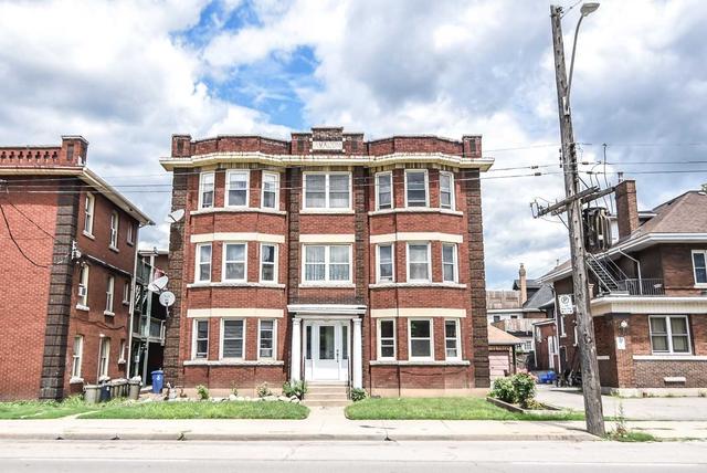 931 Main St E, House detached with 6 bedrooms, 6 bathrooms and 0 parking in Hamilton ON | Image 12
