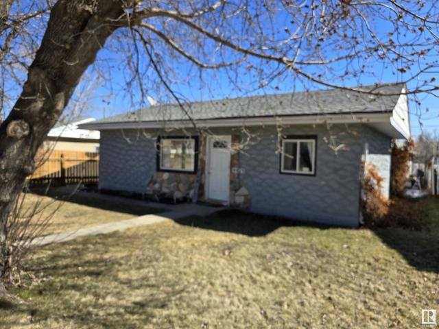 4925 46 St, House detached with 3 bedrooms, 1 bathrooms and null parking in Drayton Valley AB | Image 2