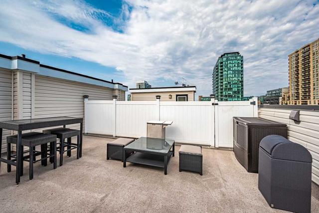 215 - 50 Joe Shuster Way, Townhouse with 3 bedrooms, 3 bathrooms and 1 parking in Toronto ON | Image 18
