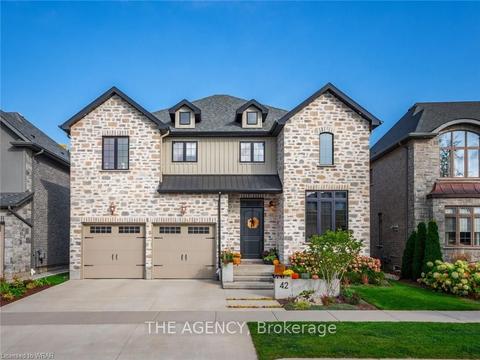 42 Eaglecrest St, House detached with 4 bedrooms, 3 bathrooms and 4 parking in Kitchener ON | Card Image
