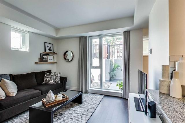 101 - 47 Macaulay Ave, Townhouse with 1 bedrooms, 2 bathrooms and 1 parking in Toronto ON | Image 8