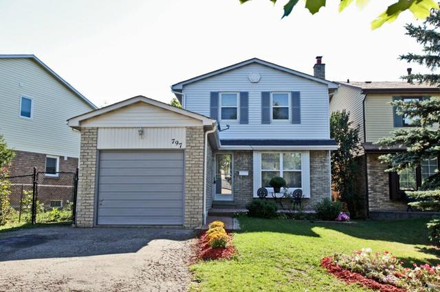 797 Coulson Ave, House attached with 3 bedrooms, 2 bathrooms and null parking in Milton ON | Image 1