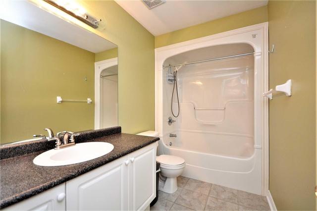 5 Palmer Dr, House detached with 2 bedrooms, 3 bathrooms and 4 parking in Barrie ON | Image 5