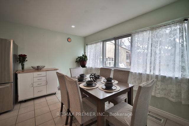 2 - 20 Brookwell Dr, Townhouse with 3 bedrooms, 2 bathrooms and 2 parking in Toronto ON | Image 25