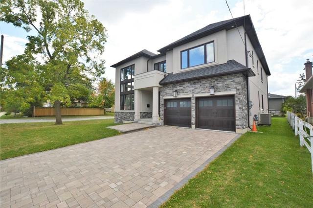 220 Sussex Ave, House detached with 4 bedrooms, 5 bathrooms and 6 parking in Richmond Hill ON | Image 12