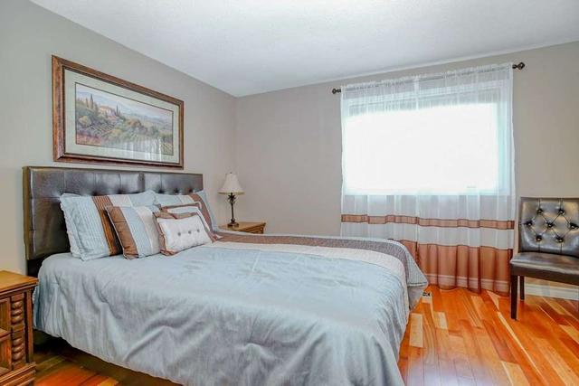 8 Lowell St S, House detached with 3 bedrooms, 3 bathrooms and 6 parking in Cambridge ON | Image 9