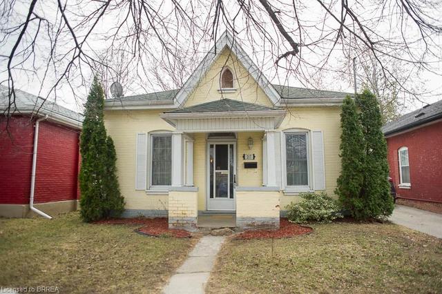 217 Sheridan Street, House detached with 3 bedrooms, 1 bathrooms and 4 parking in Brantford ON | Image 1