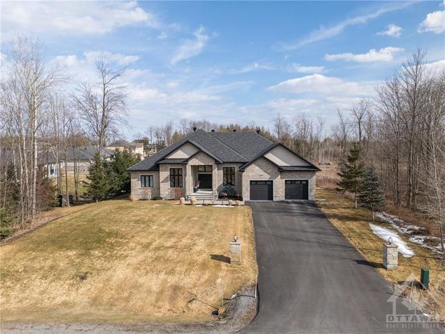 1954 Cedarlakes Way, House detached with 5 bedrooms, 4 bathrooms and 8 parking in Ottawa ON | Image 2