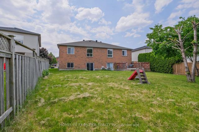 70 Noble Dr, House semidetached with 3 bedrooms, 2 bathrooms and 4 parking in Bradford West Gwillimbury ON | Image 28