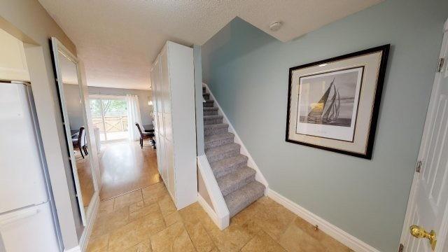 633 Woodward Ave, Townhouse with 3 bedrooms, 1 bathrooms and 1 parking in Milton ON | Image 4
