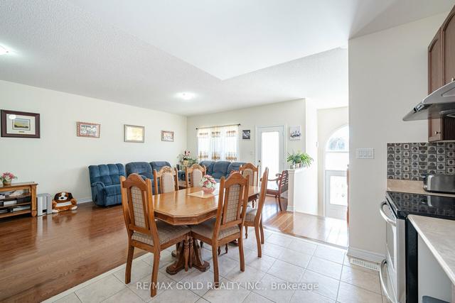36 Mckenzie Way, House detached with 3 bedrooms, 2 bathrooms and 3 parking in Bradford West Gwillimbury ON | Image 6