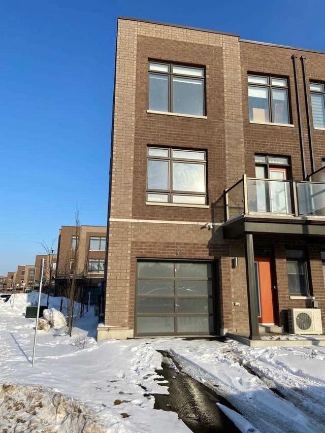 17 Antrin St, Townhouse with 2 bedrooms, 2 bathrooms and 2 parking in Vaughan ON | Image 1