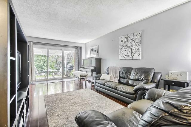 653 Berwick Cres, House semidetached with 4 bedrooms, 2 bathrooms and 3 parking in Oshawa ON | Image 8