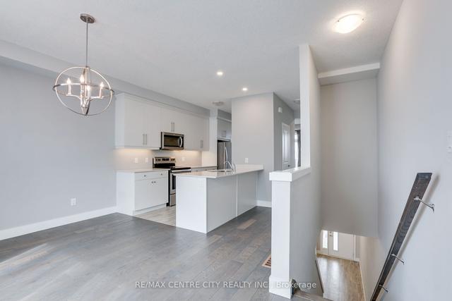 106 - 2070 Meadowgate Blvd, Townhouse with 4 bedrooms, 4 bathrooms and 2 parking in London ON | Image 3