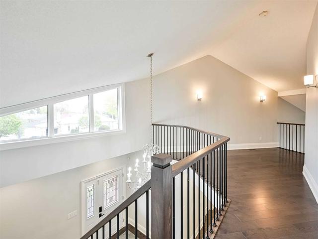 143 Silverhill Dr, House detached with 4 bedrooms, 4 bathrooms and 4 parking in Toronto ON | Image 13