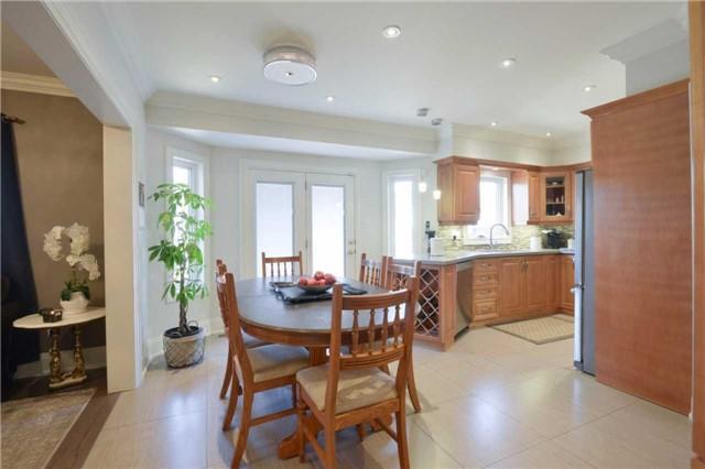 874 Mantle Cres, House detached with 4 bedrooms, 4 bathrooms and 4 parking in Mississauga ON | Image 7