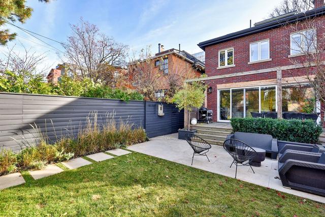 18 Chicora Ave, House semidetached with 4 bedrooms, 5 bathrooms and 2 parking in Toronto ON | Image 29