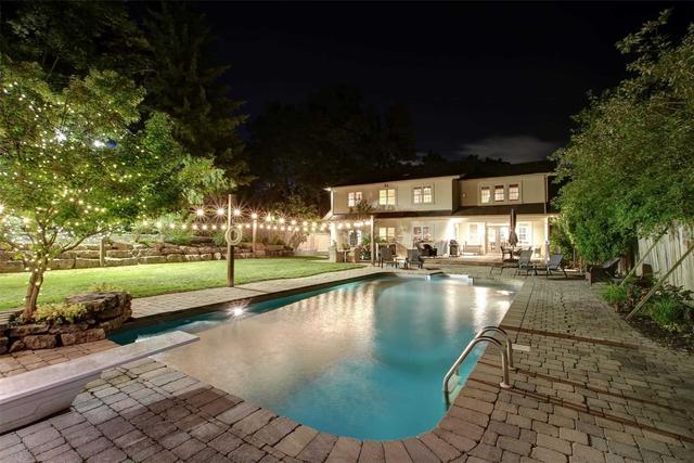 1296 Queen Victoria Ave, House detached with 5 bedrooms, 4 bathrooms and 12 parking in Mississauga ON | Image 33