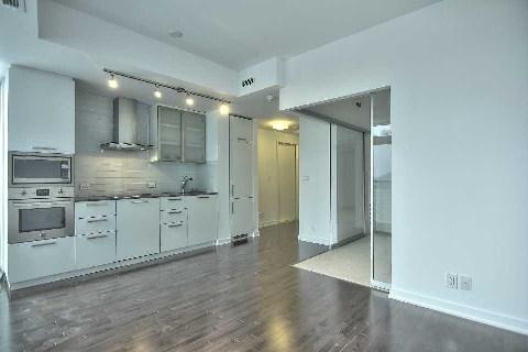 3201 - 12 York St, Condo with 1 bedrooms, 1 bathrooms and null parking in Toronto ON | Image 1