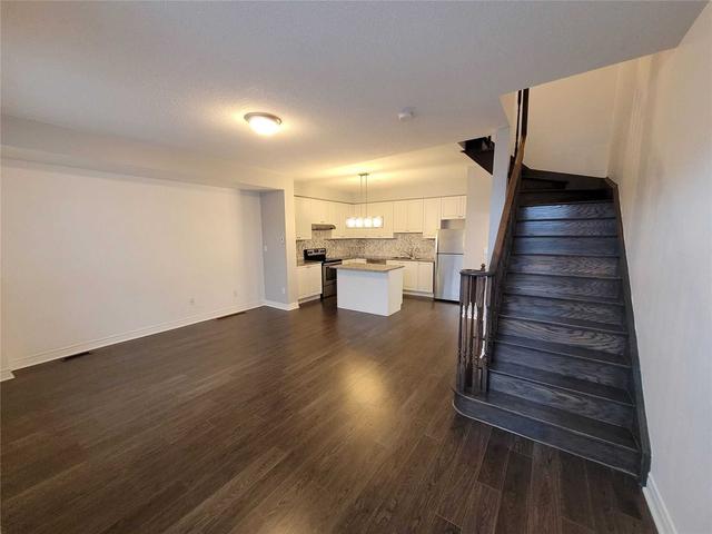 1172 Durno Crt, House attached with 2 bedrooms, 3 bathrooms and 3 parking in Milton ON | Image 4