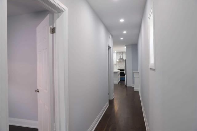 532 Jane St, House detached with 2 bedrooms, 2 bathrooms and 3 parking in Toronto ON | Image 4